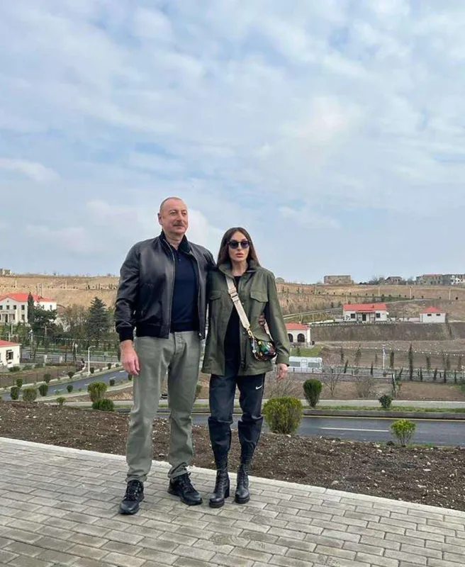 Prezident ailəsi ilə Tərtərdə