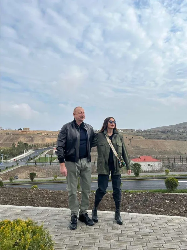 Prezident ailəsi ilə Tərtərdə