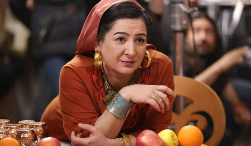 Məşhur aktrisanın başına daş düşdü