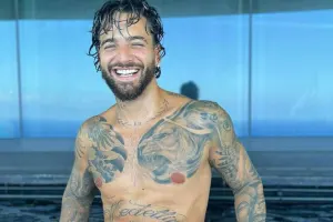 Maluma çılpaq fotoları ilə gündəmdə