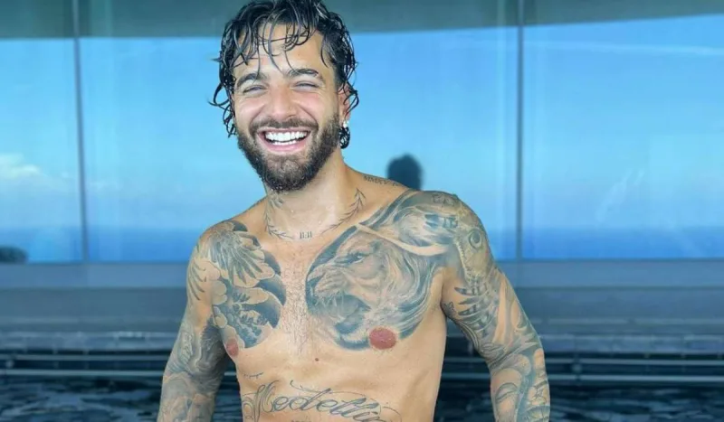 Maluma çılpaq fotoları ilə gündəmdə