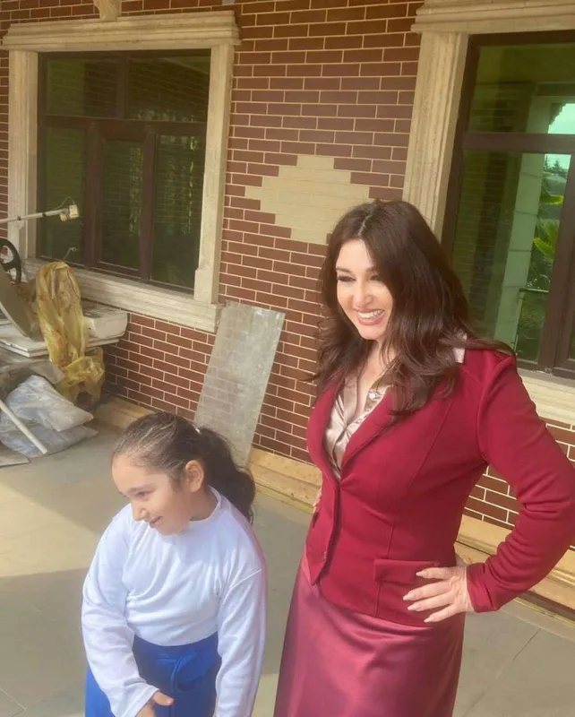 Dilarə Tünzalənin qızı ilə