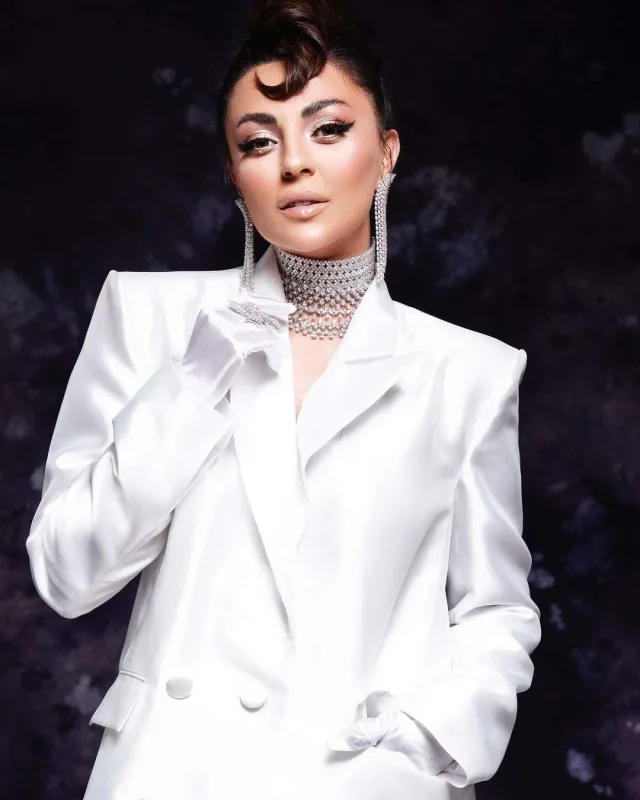 Gülaydan yeni mahnı və fotosessiya