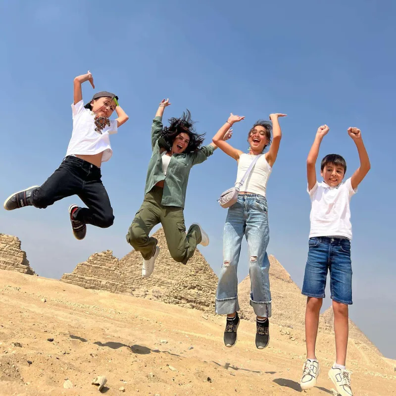 Sevinc övladları ilə Misirdə