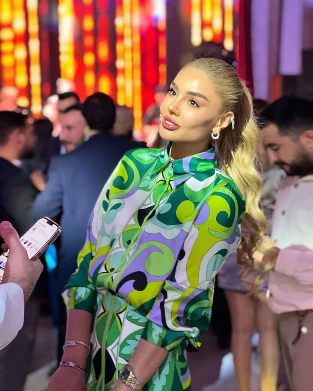 Tolik yeni verilişini onunla aparacaq