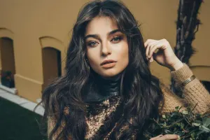 Ayça imicini dəyişdi