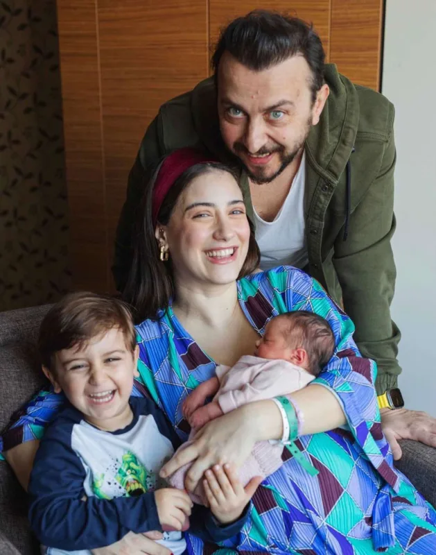 Hazal qızı ilə yeni görüntülərini paylaşdı