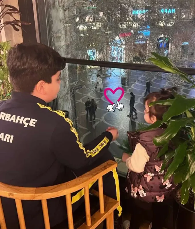 Yaşar övladları ilə