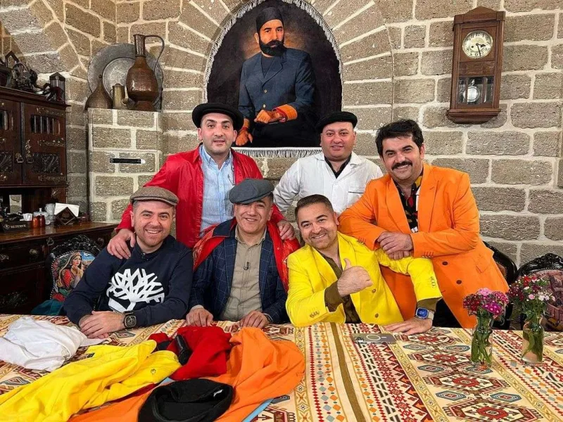 “Bozbash pictures” bir arada