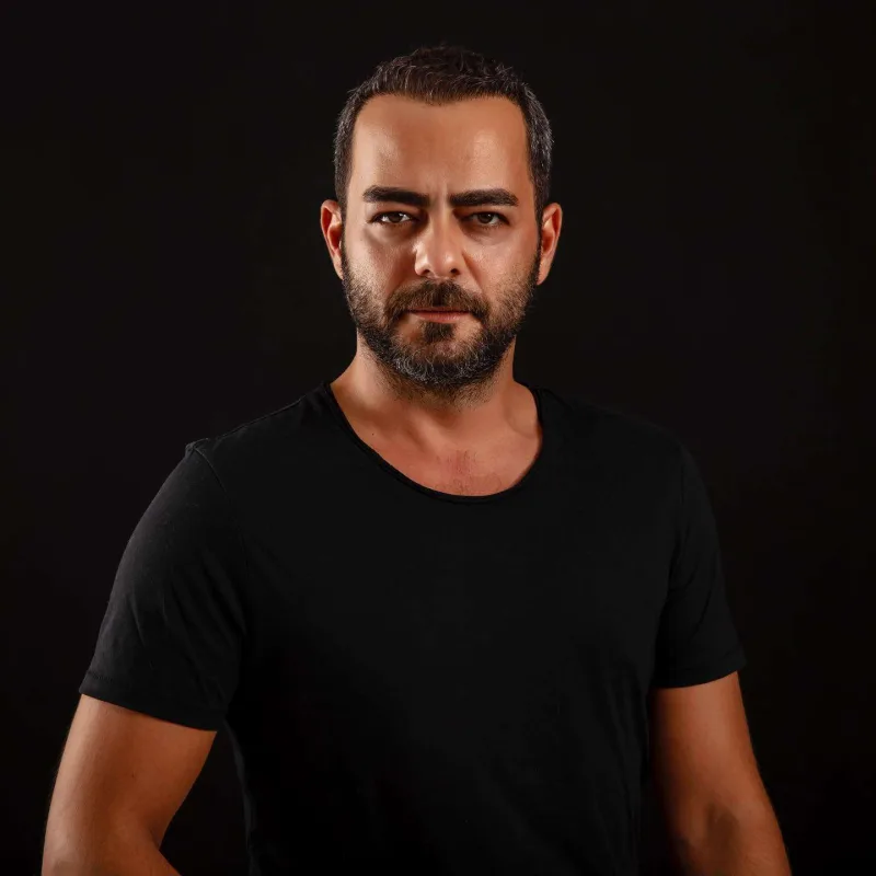 “Kurtlar vadisi”nin aktyoru deputatlığa namizəd oldu