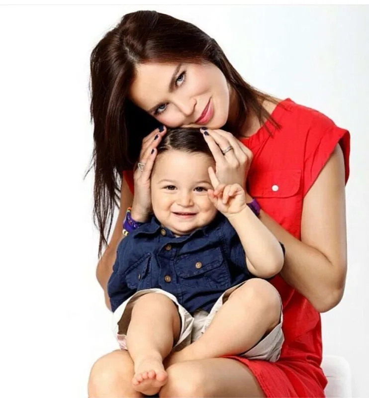 Ölən oğlunun paltarlarını onlara bağışladı