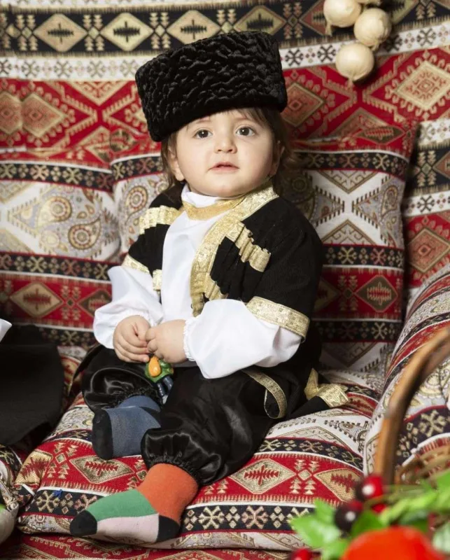 Ülviyyədən oğulları ilə fotosessiya