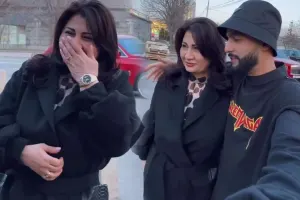 Hüseyndən anasına bahalı hədiyyə