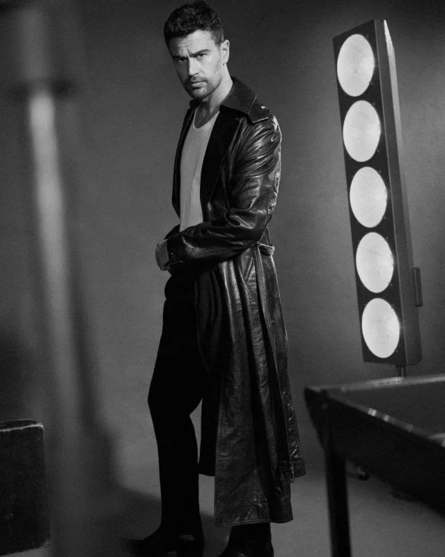 Məşhur aktyor jurnalın üz qabığında