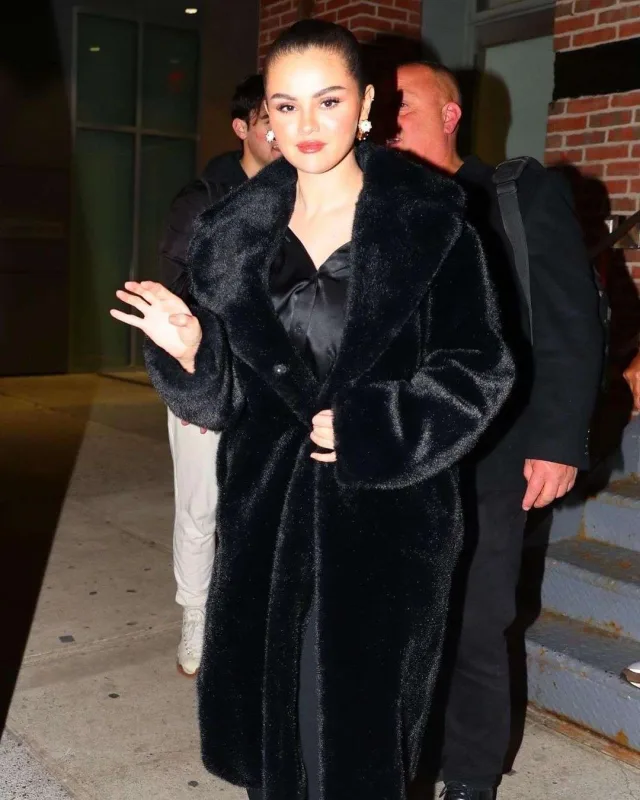 100 influenseri bir araya yığdı