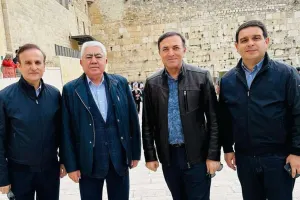 Xalq artisti Qüdsə yollandı