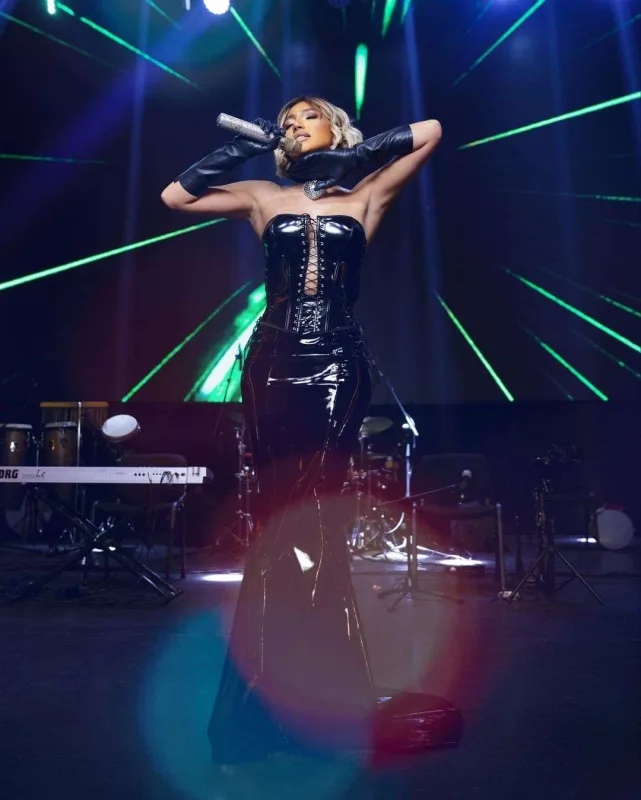 Röya Ayxan dələduzluqla üzləşdi