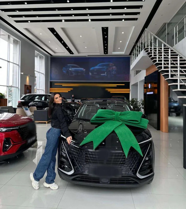 Azərbaycanlı aktrisa 48 minlik maşın aldı