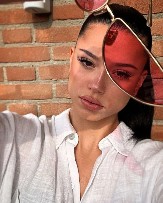 Mikelle nişanlandı