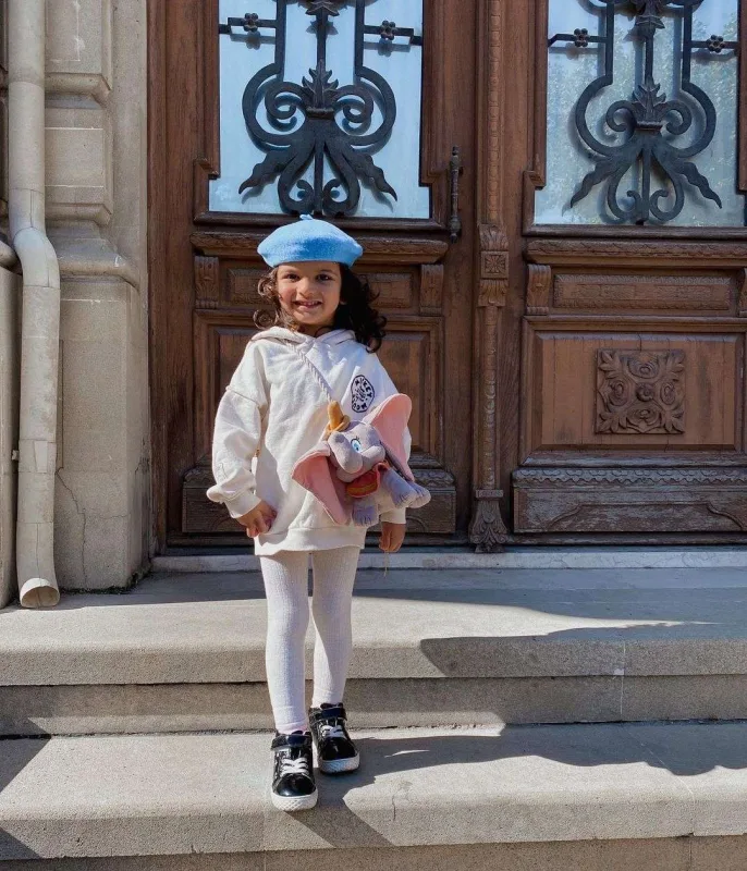 Yıxılıb barmağını sındırdı