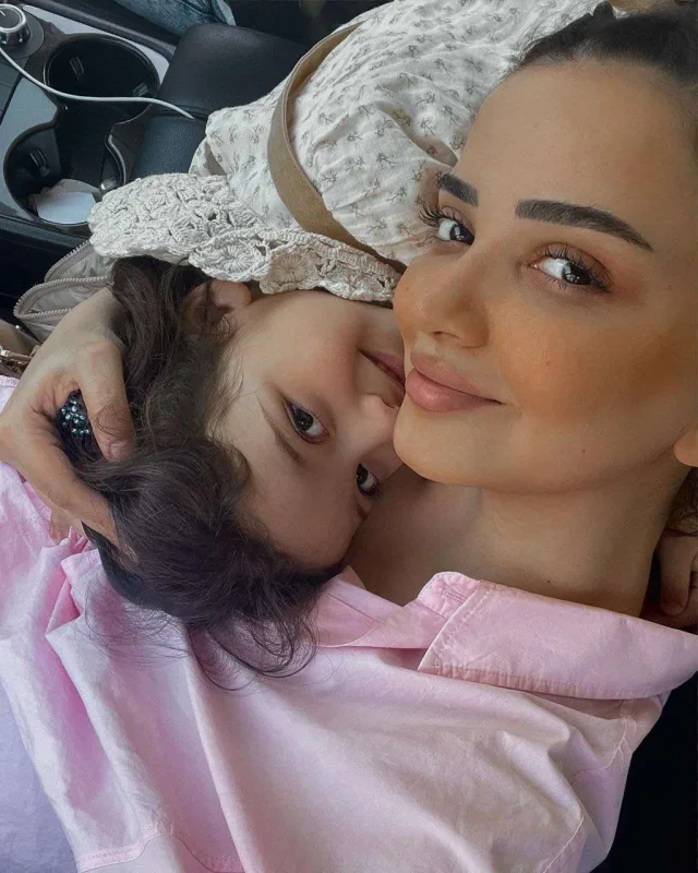 Yıxılıb barmağını sındırdı