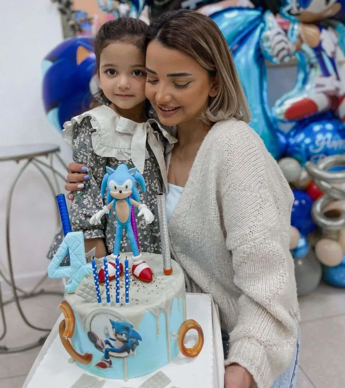 Yıxılıb barmağını sındırdı