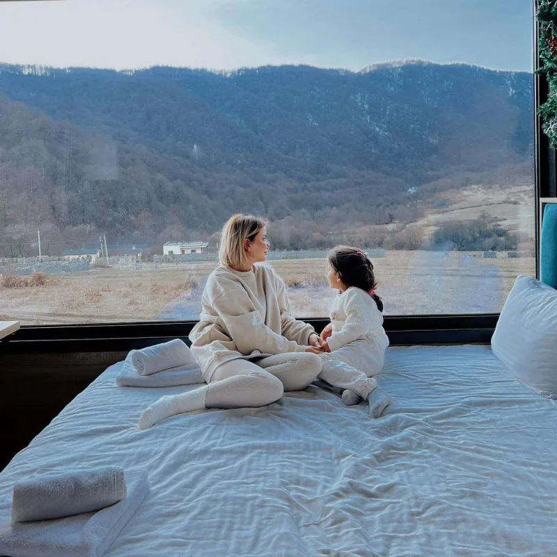 Yıxılıb barmağını sındırdı