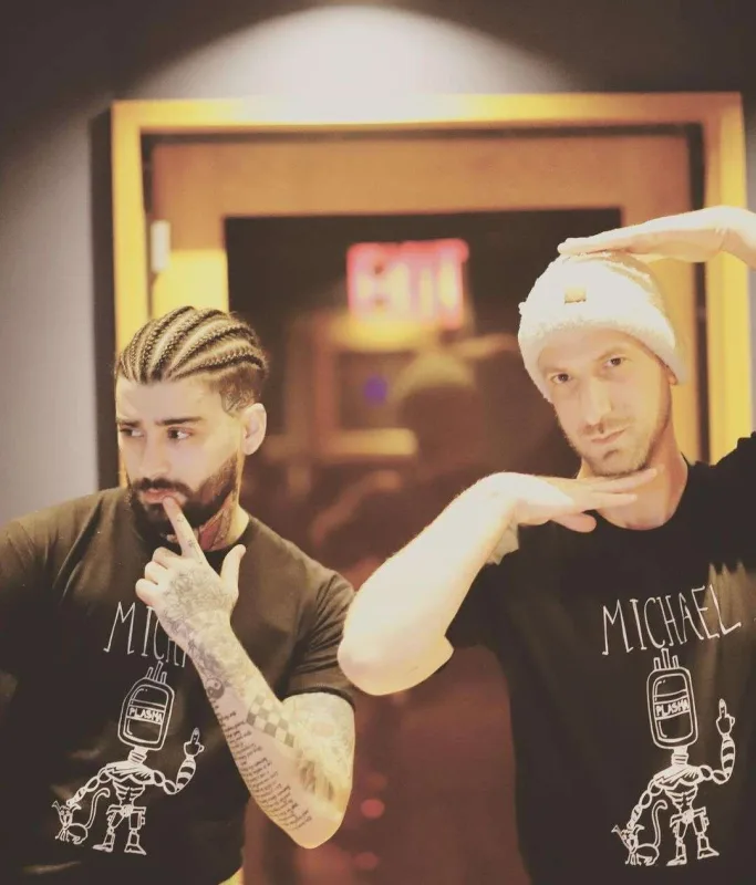 Zeyn imicini dəyişdi