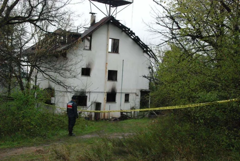 Türk aktyorun valideynləri yanğında öldü