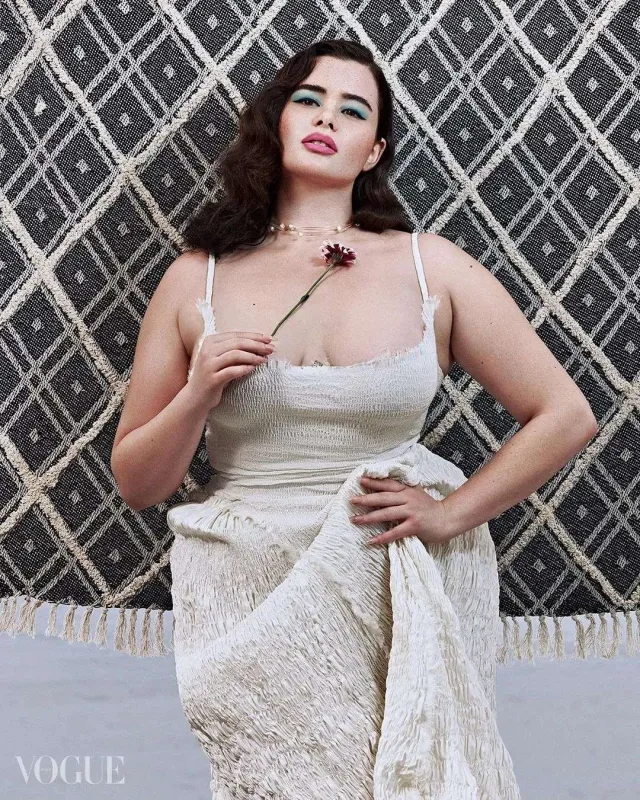 “Euphoria” ulduzu “Vogue”a pozalar verdi