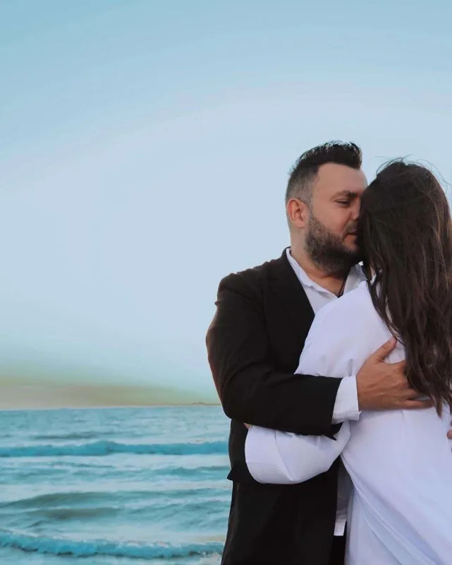 Murad həyat yoldaşını paylaşdı