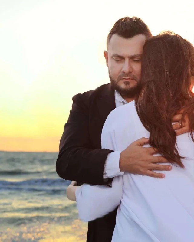 Murad həyat yoldaşını paylaşdı