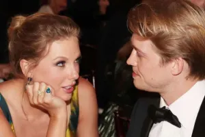 Altı illik sevgi bitdi