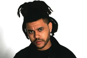 Vikend sevgilisi ilə görüntüləndi