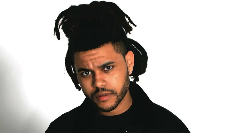 Vikend sevgilisi ilə görüntüləndi