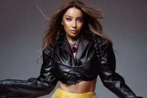 Günay o müğənnilərdən şikayətləndi