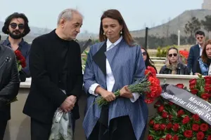 Fəxrəddin Manafov Qənirə Paşayeva ilə...