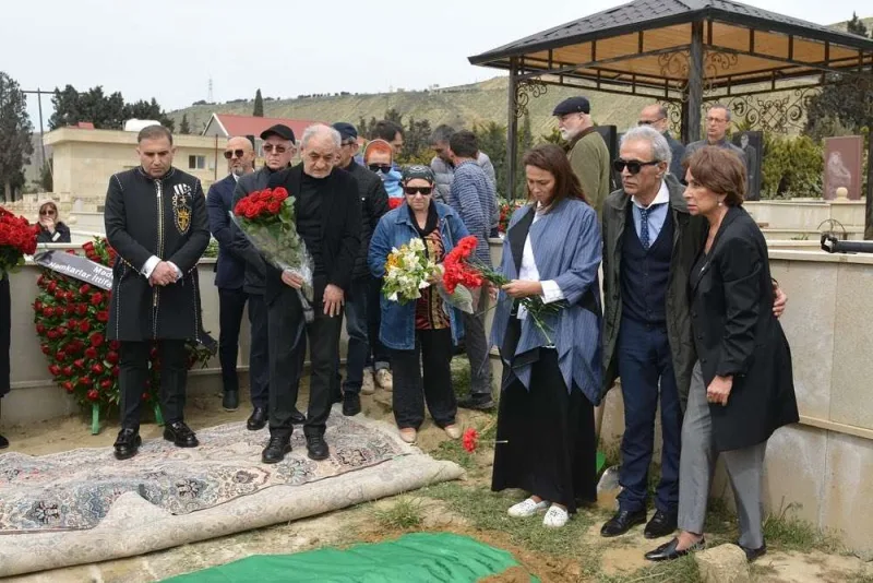 Fəxrəddin Manafov Qənirə Paşayeva ilə...