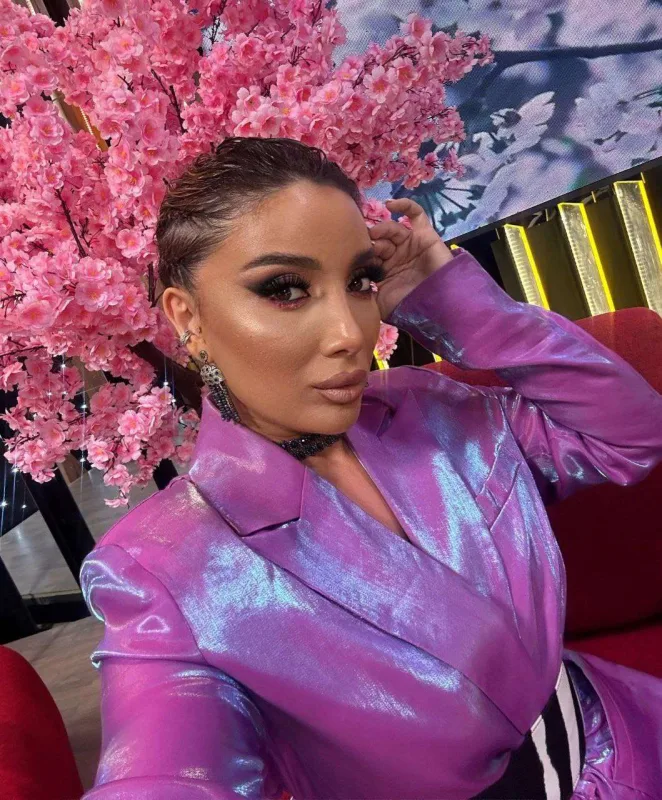 “Verilişlərdə müğənniyə hörmətsizlik edirlər”