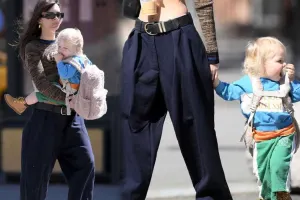 Emili oğlu ilə Nyu-York küçələrində