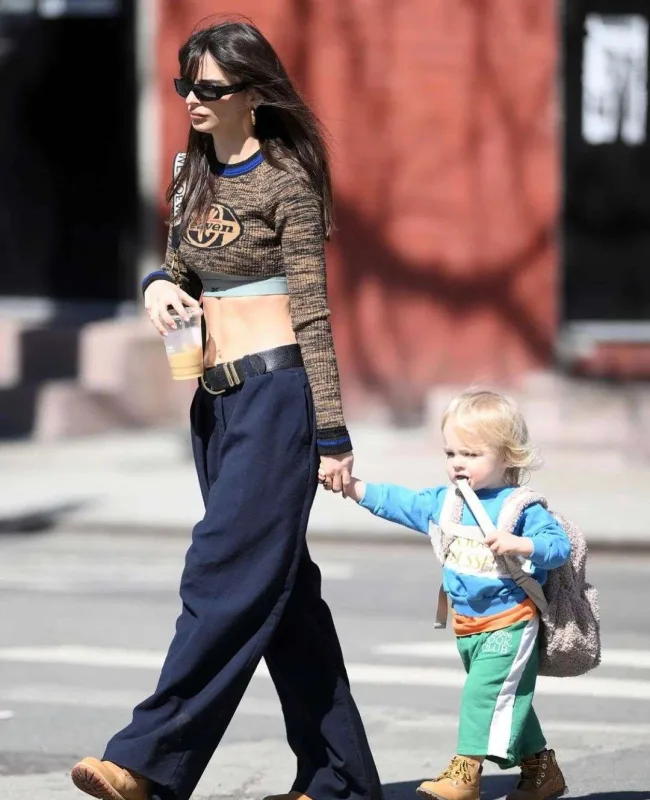 Emili oğlu ilə Nyu-York küçələrində