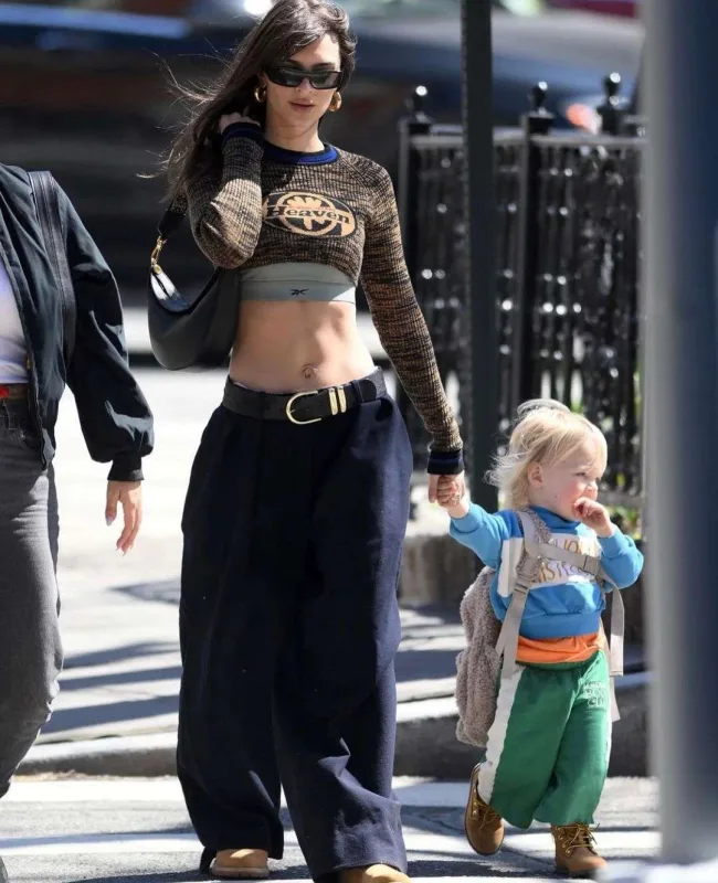 Emili oğlu ilə Nyu-York küçələrində