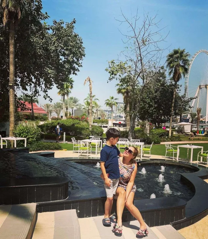 Xatirə oğlu ilə Dubaya getdi