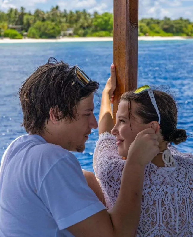 “Stranger Things”in ulduzu nişanlandı