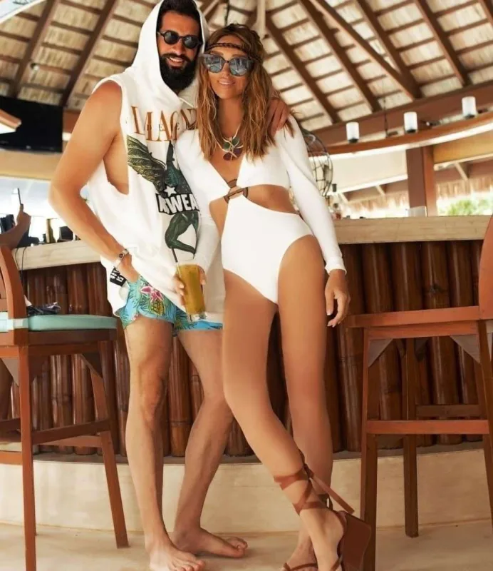 Sevgilisi Sereni evli xanımla aldatdı