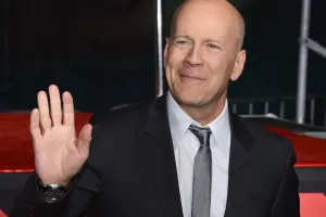 Brüs Uillis karyerasını sonlandırdı