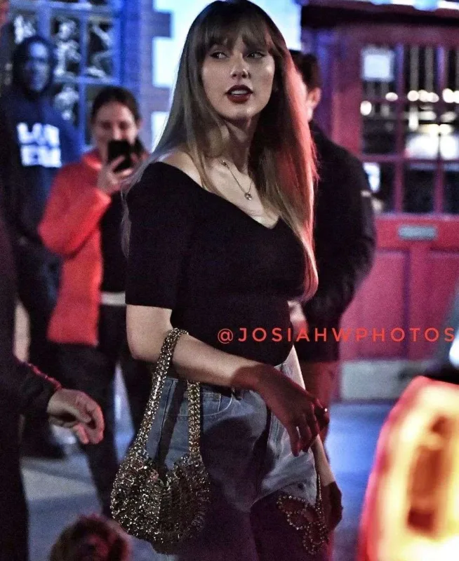 Ayrılıq sonrası ilk dəfə görüntüləndi