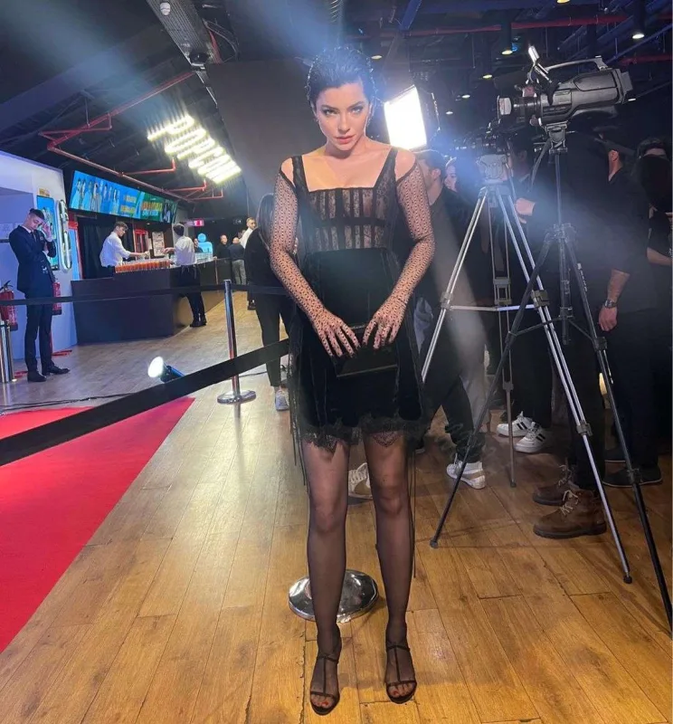 Merve aktrisalığa qayıdır?