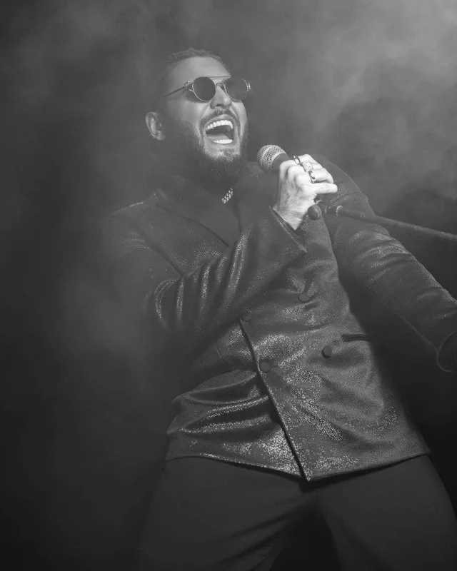 Ayaz ad gününü təxirə saldı