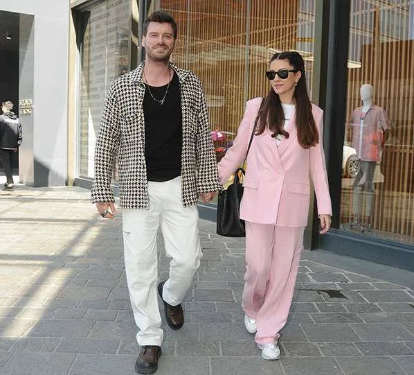 Kvanç Tatlıtuğ xanımı ilə görüntüləndi